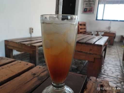 Refresho Cafe Kepatihan 2