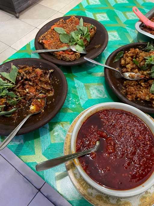 Warung Prasmanan Kartika 3