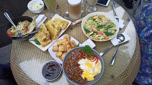 Pawon Bromo Cafe & Resto 5