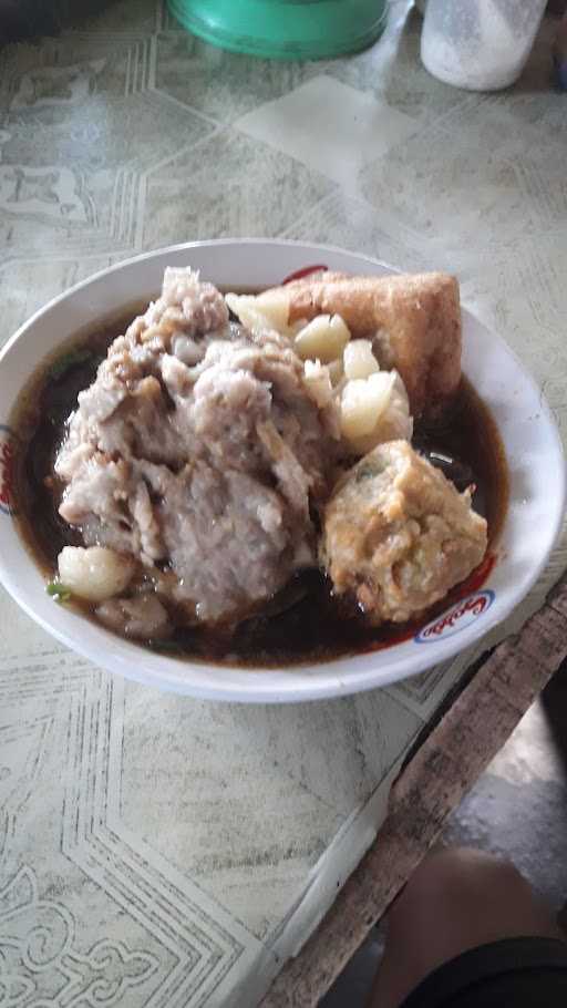 Warung Bakso Raksasa 1