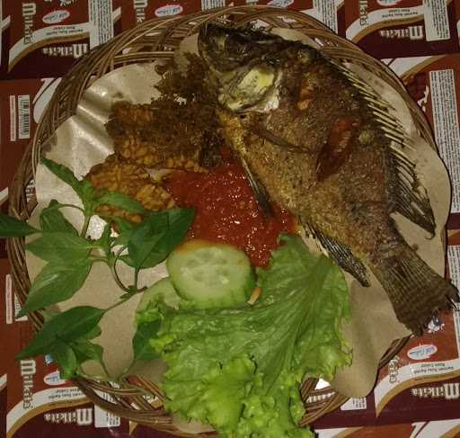 Warung Lalapan Bebek Dan Ayam Goreng Toempang 7