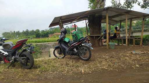 Warung Sawah Pak Reben 1