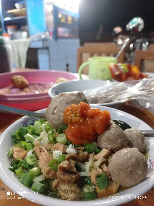 Mie Ayam & Bakso Gajah Mungkur Cabang Tlogo 10