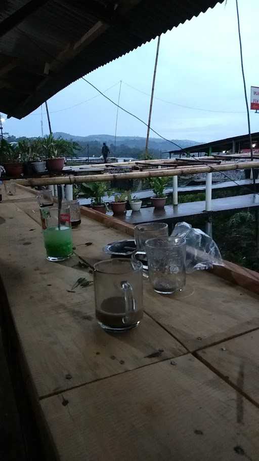 Warung Ikan Bakar Pak Bagong 9