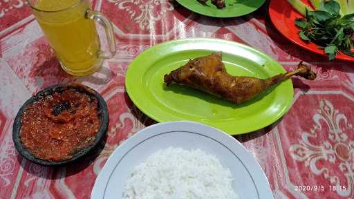 Warung Ayam Goreng Merdeka 4