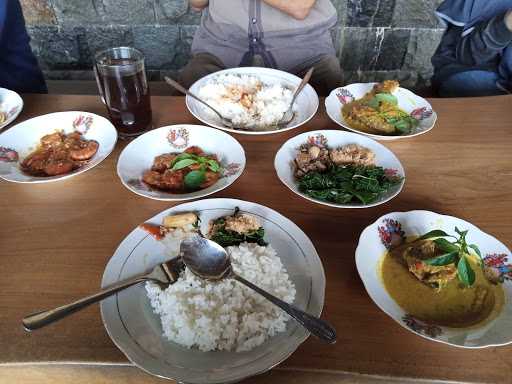 Warung Hamur Pedes 8