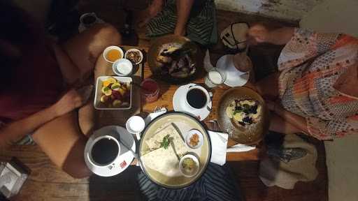 Anomali Coffee Ubud 10