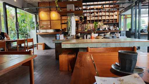 Titik Temu Cafe - Ubud Palace 5