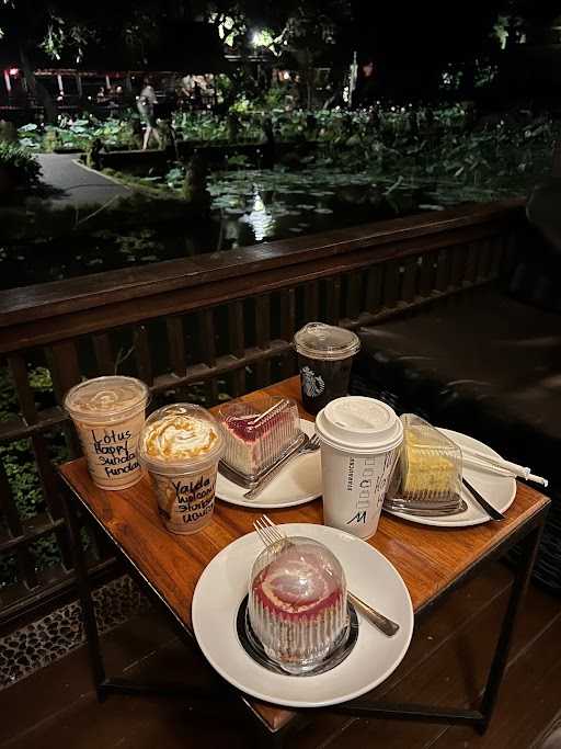 Starbucks - Ubud 10