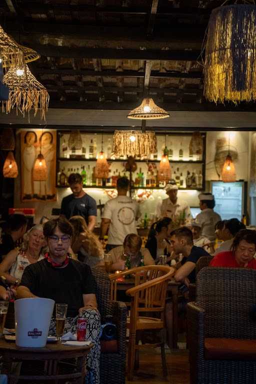 Lokal Bar Ubud 9