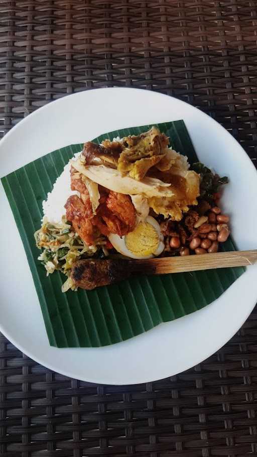 Nasi Ayam Betutu Kedewatan Ibu Adnyani 1