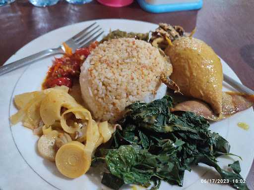 Rumah Makan Masakan Padang Pitopang Jaya 4