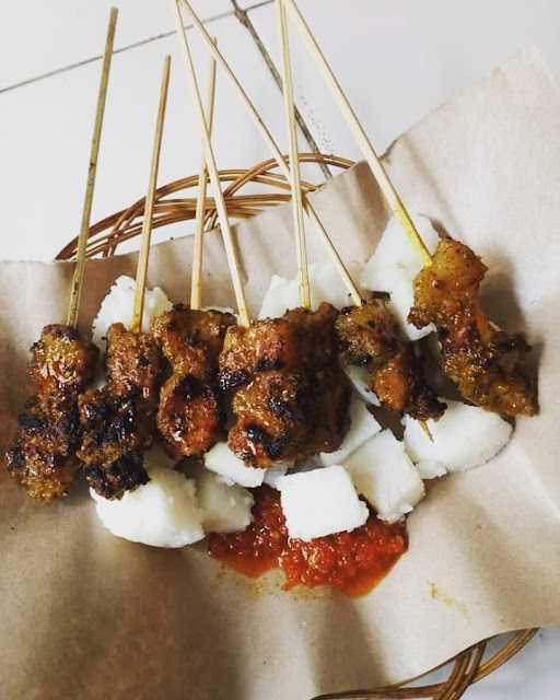 Sate Babi Dikutuh Mangde 1