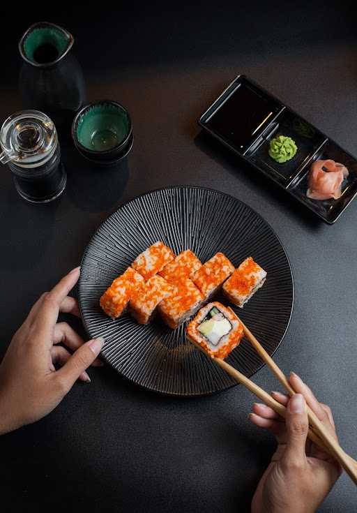 Sushi Black , Grill And Bar 10