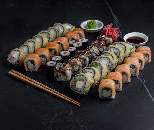 Sushi Black , Grill And Bar 9