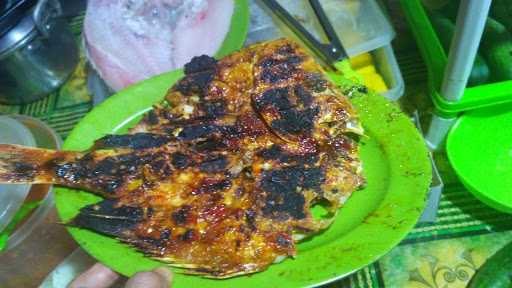 Mas Wahyu Ikan Laut&Ayam Bakar 4