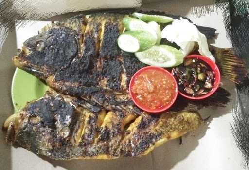 Mas Wahyu Ikan Laut&Ayam Bakar 3