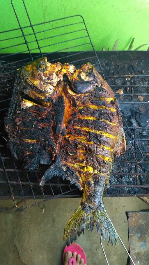 Mas Wahyu Ikan Laut&Ayam Bakar 9