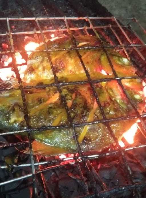 Mas Wahyu Ikan Laut&Ayam Bakar 1