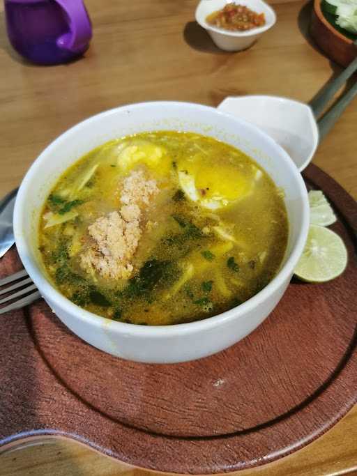 Ayam Penyet Ria Makassar 8