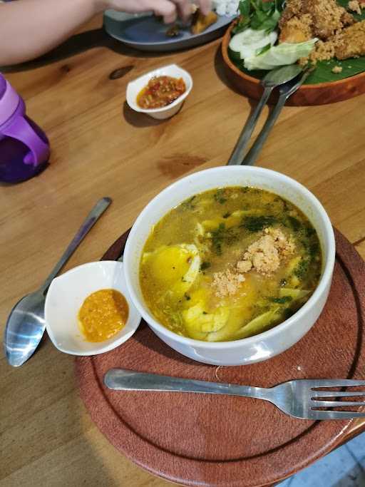 Ayam Penyet Ria Makassar 2