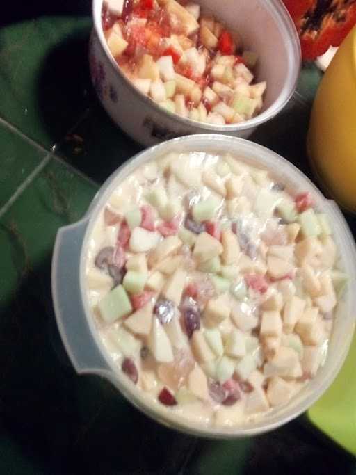 Salad Buah Kezia 8