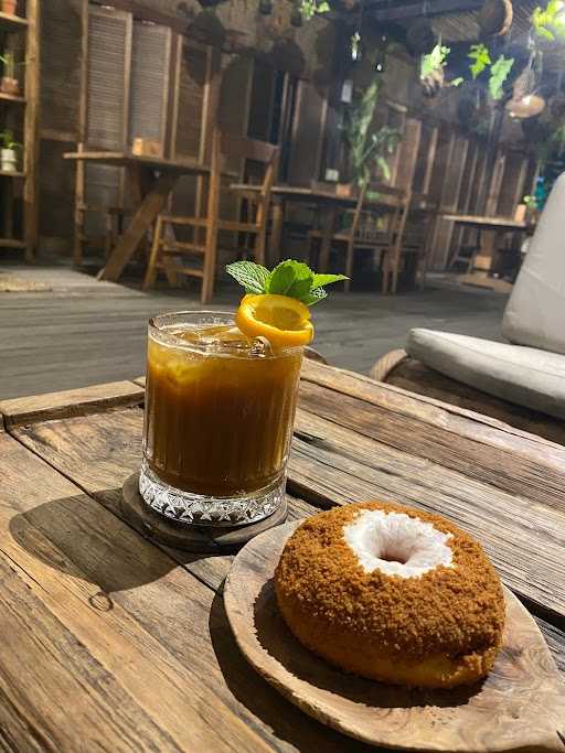 Nest Coffee & Donuts 1