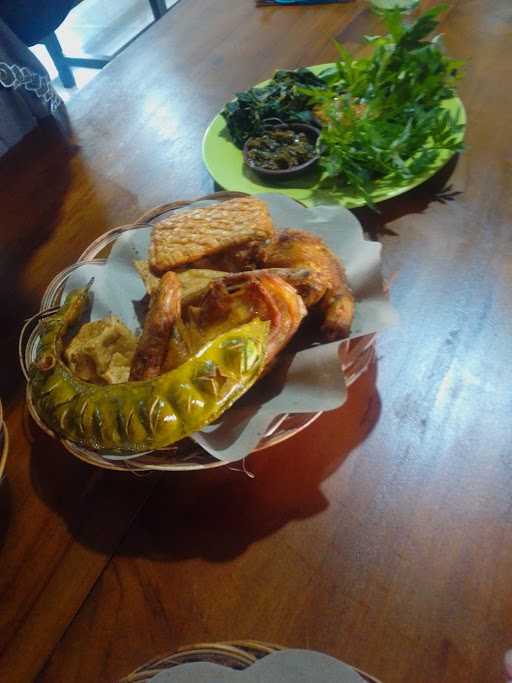 Ayam & Bebek Goreng Kemuning 9