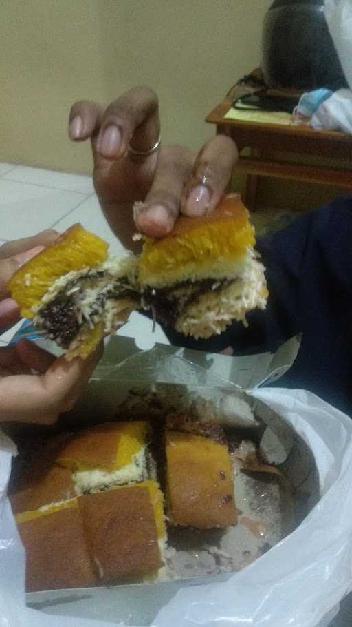 Martabak & Terang Bulan Irian 8