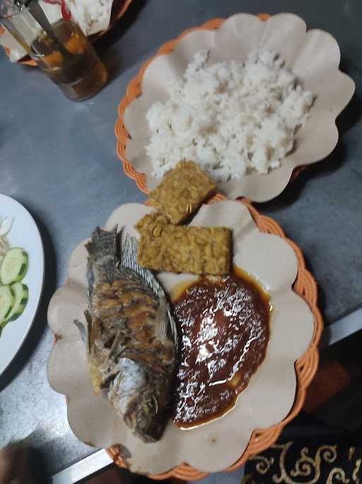 Pecel Lele Sambel Mercon 8