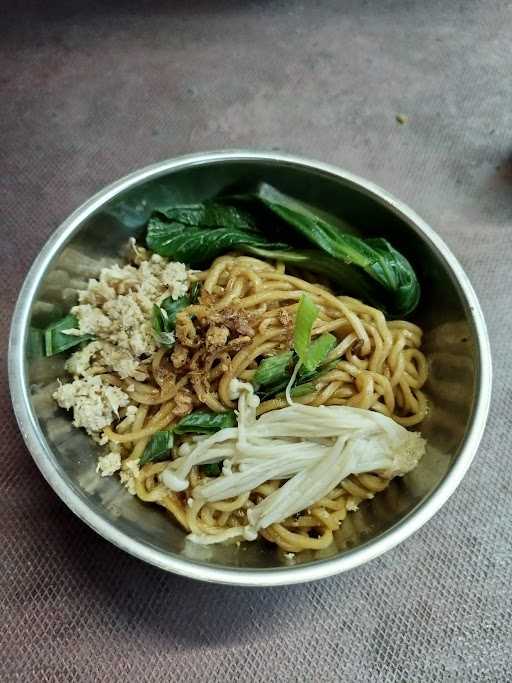 Bakmie Sudut Kedai 7