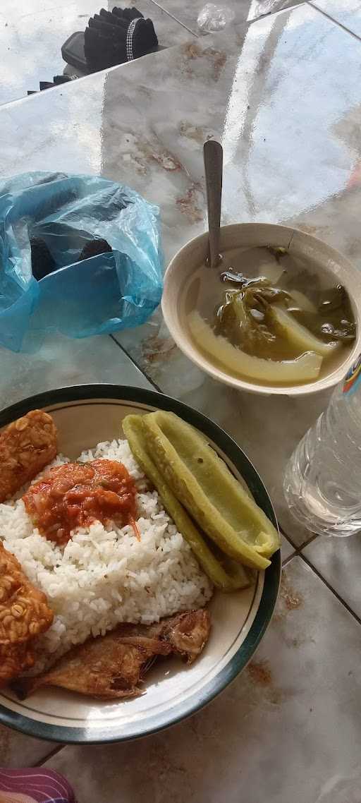 Nasi Uduk Ibu Yogi. 1