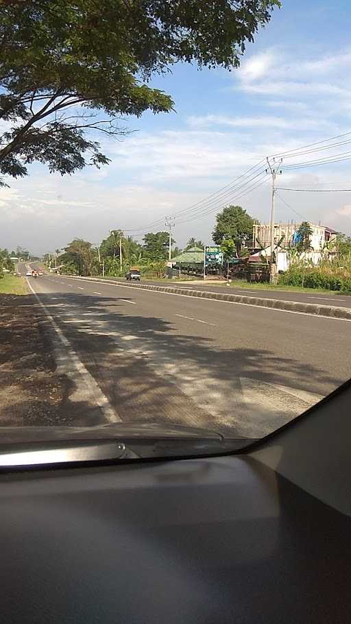 Warkop Ngebul Cafetaria 3