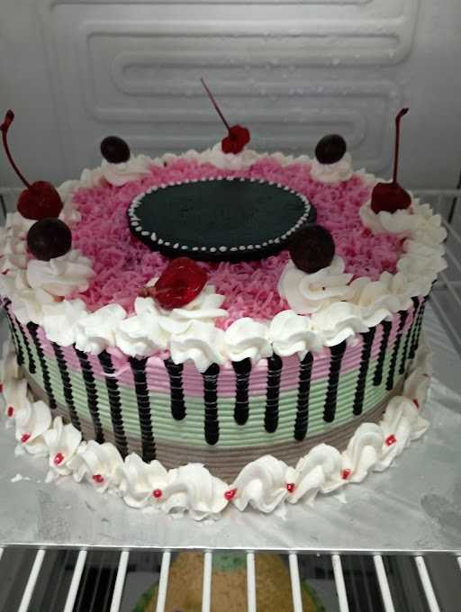 Kaira Cake 6