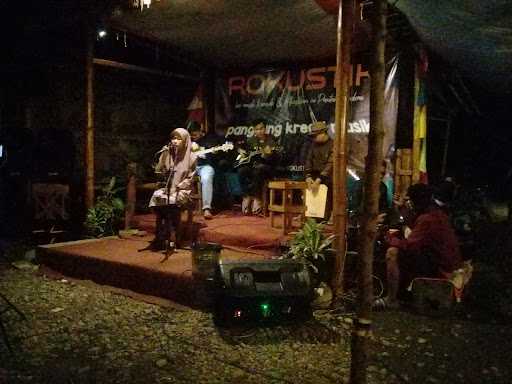 Warung Adya Delor 8