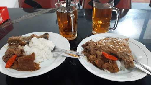 Pondok Gudeg Kendil Bu Djuminten 6