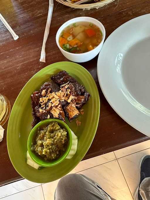 Resto Kampung-Ku Punukan Tradisional & Seafood 2