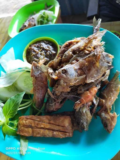 Warung Makan Iwak Kali 9