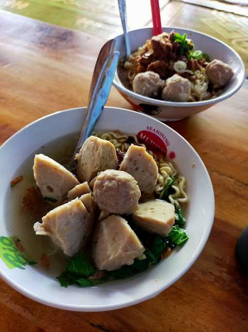 Bakso & Mie Ayam Kadhung Tresna 4