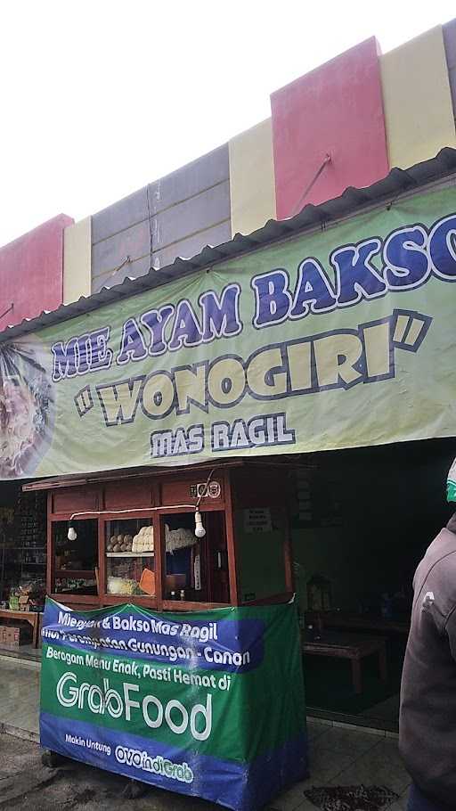 Bakso & Mie Ayam Ragil Wonogiri 9