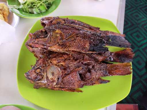 Kolam Pemancingan Dan Rumah Makan Tirto Mili 4