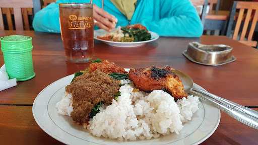 Rumah Makan Padang Murah Jaya 4