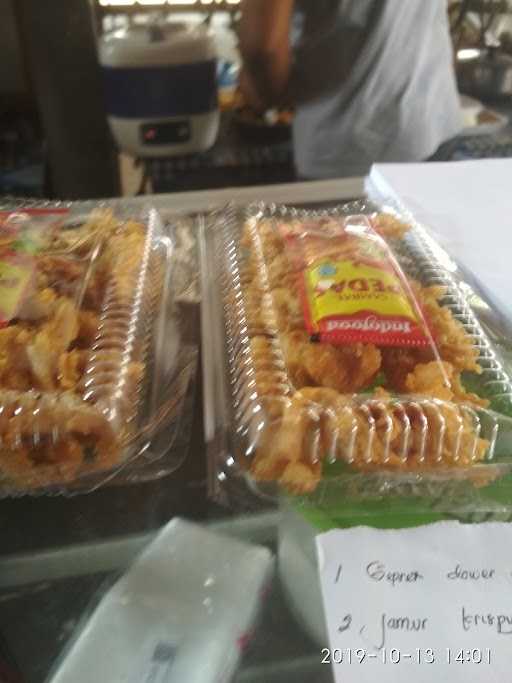 Kedai Lesehan Nadira Spesial Geprek 7