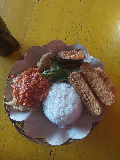 Ayam Geprek Mbok Lemu 1