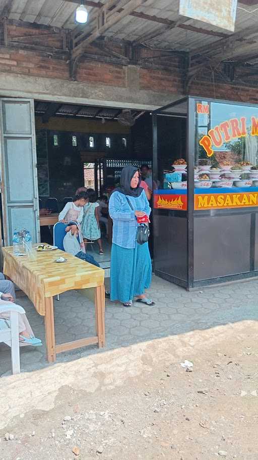 Rumah Makan Padang Putri Minang 8