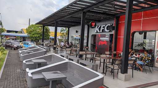 KFC - Kawasan Megamas Manado 9