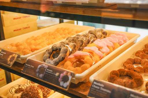 Mister Donut Manado 6