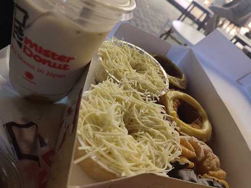 Mister Donut Manado 7