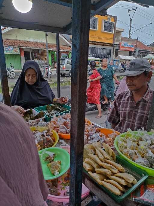 Nasi Jamblang Eyang Kumis H. Nono 1