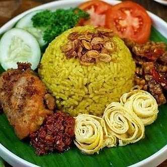 Nasi Kuning Ibu Sana/Bisana 5